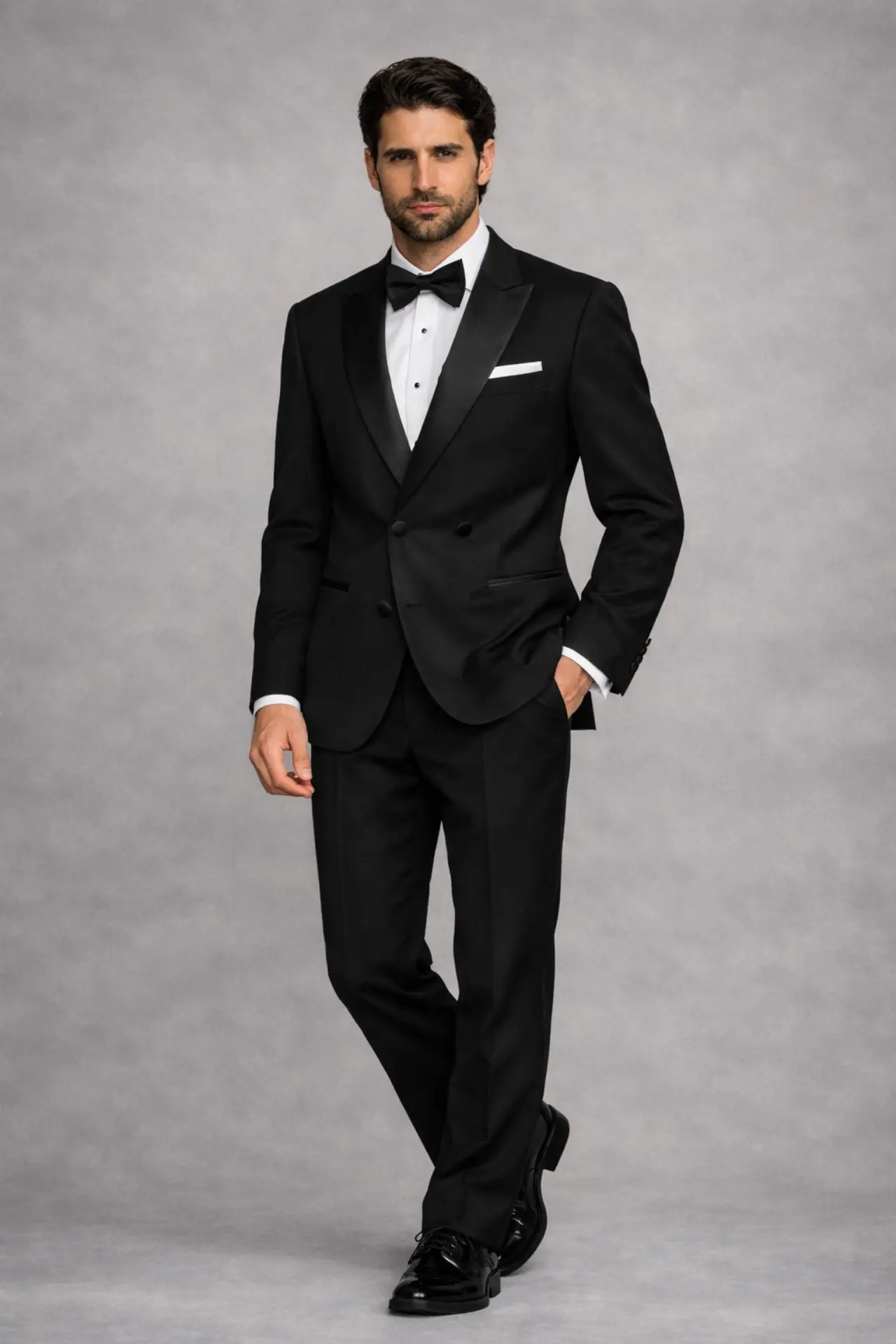 Esmoquin de hombre en tejido velvet con cierre de un solo botón, corte moderno y elegante, disponible en varios colores en Masculino.do
